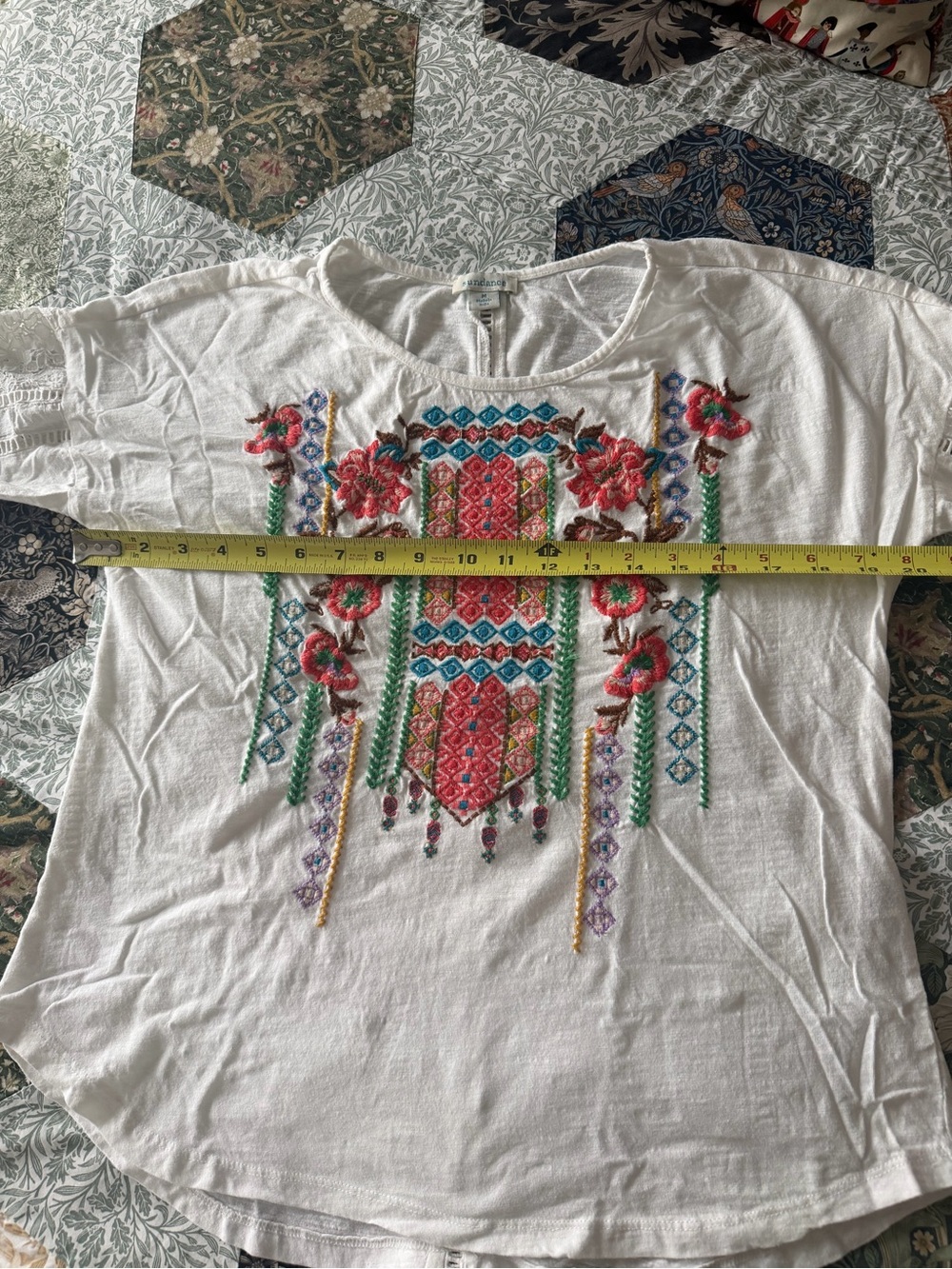 Sundance Garden Beauty White Floral Embroidered Long Sleeve Curved Hem Tee Sz M - Picture 6 of 9